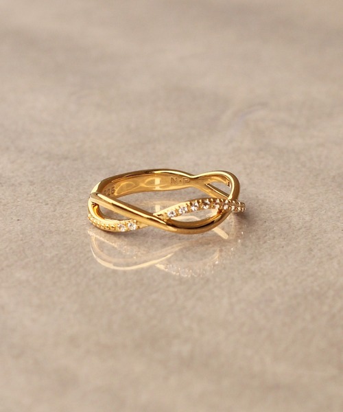 NOIR DE POUPEE（ノワールドプーペ）の「【WEB限定】K18vermeil ホワイトトパーズクロスリング（リング・レディース・ゴールド・#11/#13/#15）」の8枚目の写真