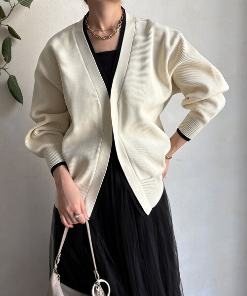 DouDou（ドゥドゥ）の「バイカラーVカーディガン（カーディガン/ボレロ・レディース・キャメル/アイボリー・FREE）」の9枚目の写真