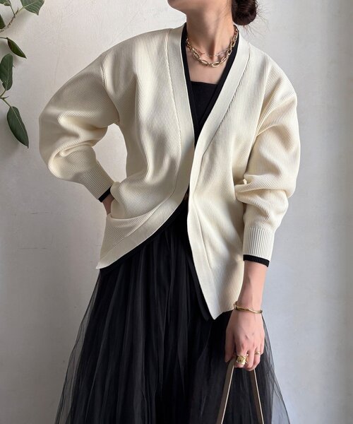 DouDou（ドゥドゥ）の「バイカラーVカーディガン（カーディガン/ボレロ・レディース・キャメル/アイボリー・FREE）」の10枚目の写真