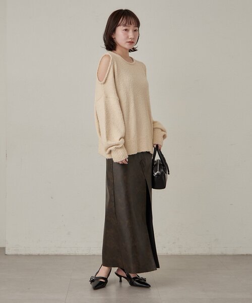 mline（エムライン）の「[mline]【前後2WAY】肩あき 2WAYニット（ニット/セーター・レディース・チャコールグレー/ブルー/アイボリー/ブラック・FREE）」の5枚目の写真