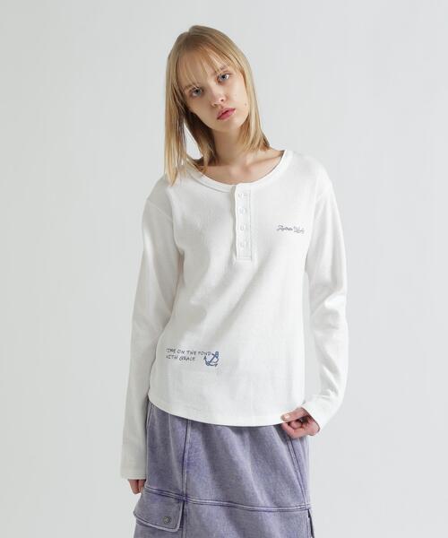 AVIREX(アヴィレックス)の「HONEYCOMB WAFFLE HENLEY(Tシャツ/カットソー・レディース・チャコールグレー/グレー/ホワイト・S/M)」の2枚目の写真