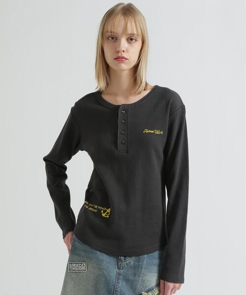 AVIREX(アヴィレックス)の「HONEYCOMB WAFFLE HENLEY(Tシャツ/カットソー・レディース・チャコールグレー/グレー/ホワイト・S/M)」の3枚目の写真