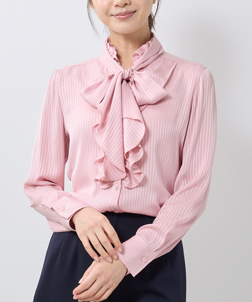 NARACAMICIE(ナラカミーチェ)の「【NARACAMICIE】シャドウストライプフリル長袖ボウタイブラウス(シャツ/ブラウス・レディース・ホワイト/ピンク/ネイビー・S/M/L)」の3枚目の写真