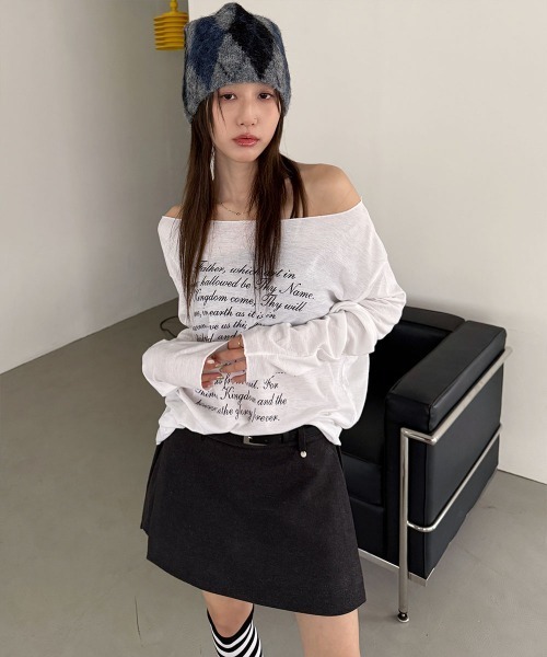 4INT.（フォイント）の「ボートネック レタリング オフショルダー シースルー 長袖 Tシャツ（Tシャツ/カットソー・レディース・ベージュ/ホワイト/ブラック・FREE）」の16枚目の写真