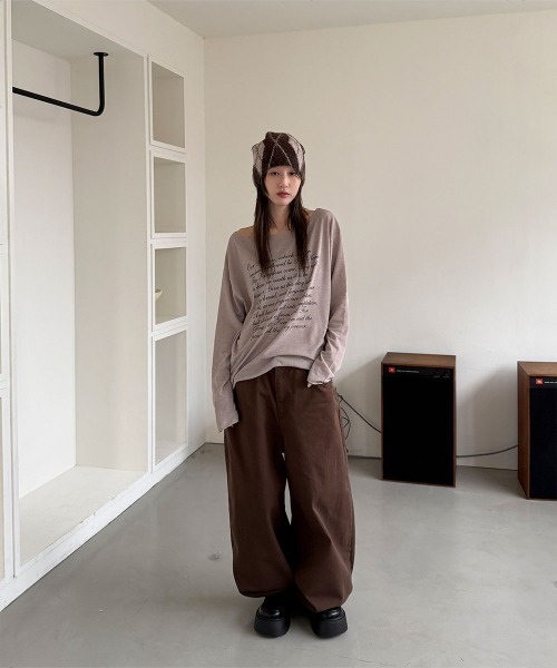 4INT.（フォイント）の「ボートネック レタリング オフショルダー シースルー 長袖 Tシャツ（Tシャツ/カットソー・レディース・ベージュ/ホワイト/ブラック・FREE）」の17枚目の写真