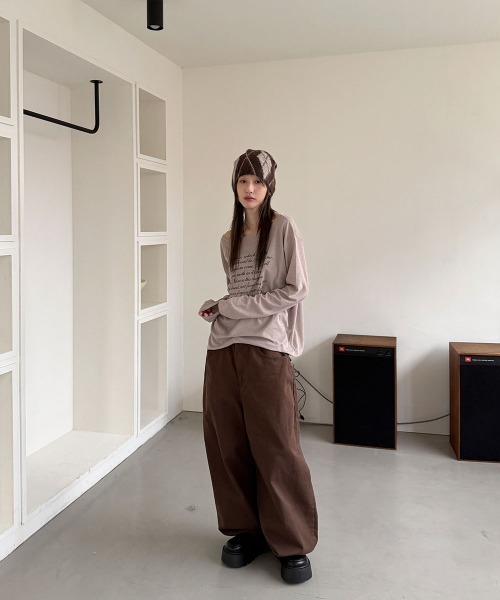 4INT.（フォイント）の「ボートネック レタリング オフショルダー シースルー 長袖 Tシャツ（Tシャツ/カットソー・レディース・ベージュ/ホワイト/ブラック・FREE）」の18枚目の写真