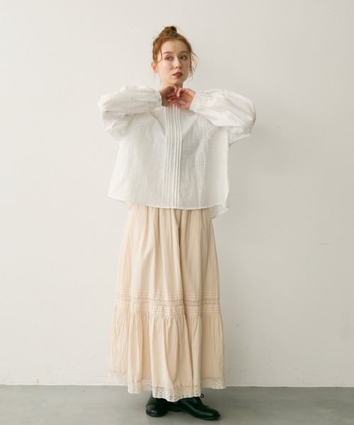 Crisp(クリスプ)の「フリルネック刺繍ブラウス(シャツ/ブラウス・レディース・ホワイト・FREE)」の4枚目の写真