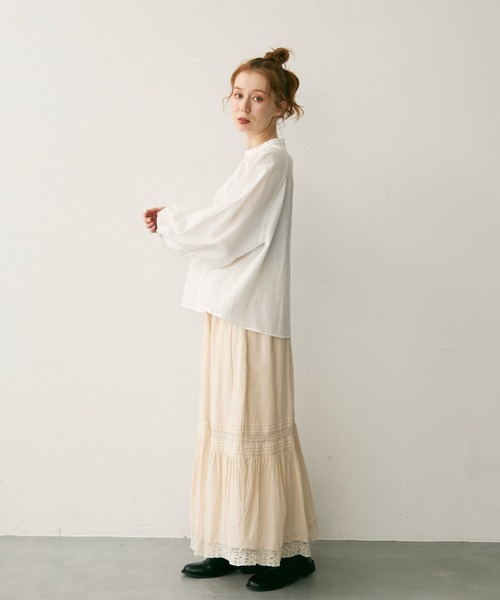 Crisp(クリスプ)の「フリルネック刺繍ブラウス(シャツ/ブラウス・レディース・ホワイト・FREE)」の5枚目の写真