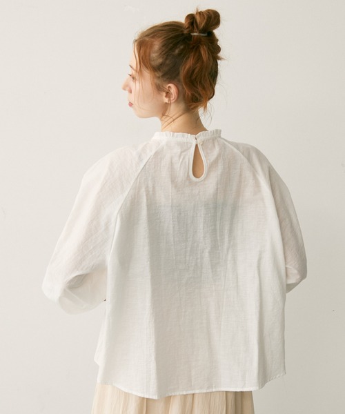 Crisp(クリスプ)の「フリルネック刺繍ブラウス(シャツ/ブラウス・レディース・ホワイト・FREE)」の14枚目の写真