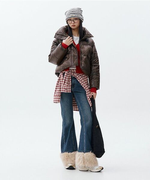 MUSINSA STANDARD WOMAN（ムシンサスタンダードウーマン）の「ウィメンズデイリープファーグロッシーショートダウンジャケット[ブラウン]（ダウンジャケット/コート・レディース・その他・LARGE/MEDIUM/SMALL/X-SMALL）」の11枚目の写真