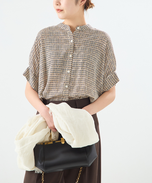 journal standard L'essage（ジャーナルスタンダードレサージュ）の「【WEB限定カラーあり】DEVEAUX GOLDラメモノトーンシャツ（シャツ/ブラウス・レディース・アイボリー/ブラック/ホワイト系その他/ブラック系その他・FREE）」の3枚目の写真