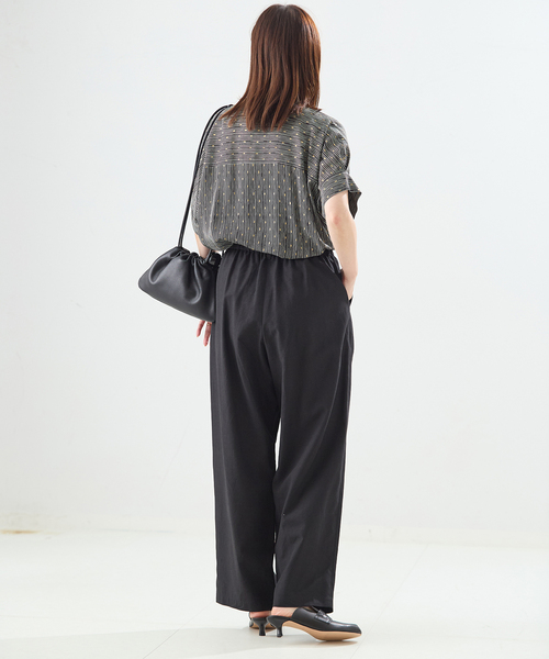 journal standard L'essage（ジャーナルスタンダードレサージュ）の「【WEB限定カラーあり】DEVEAUX GOLDラメモノトーンシャツ（シャツ/ブラウス・レディース・アイボリー/ブラック/ホワイト系その他/ブラック系その他・FREE）」の17枚目の写真