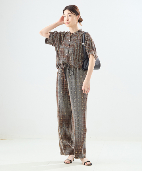 journal standard L'essage（ジャーナルスタンダードレサージュ）の「【WEB限定カラーあり】DEVEAUX GOLDラメモノトーンシャツ（シャツ/ブラウス・レディース・アイボリー/ブラック/ホワイト系その他/ブラック系その他・FREE）」の21枚目の写真