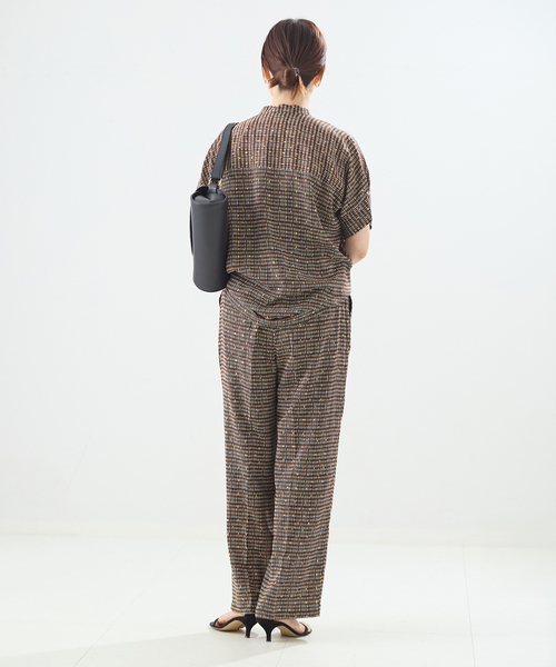 journal standard L'essage(ジャーナルスタンダードレサージュ)の「DEVEAUX GOLDラメモノトーンシャツ(シャツ/ブラウス・レディース・アイボリー/ブラック/ホワイト系その他/ブラック系その他・FREE)」の20枚目の写真