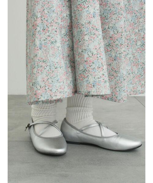 Samansa Mos2（サマンサ モスモス）の「クロスストラップバレエシューズ（ドレスシューズ・レディース・ブラック/シルバー・S/L/XL/M）」の3枚目の写真