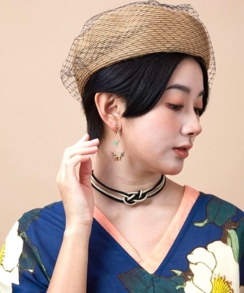 倭物やカヤ(ワモノヤカヤ)の「【倭物やカヤ】折り鶴 透け色イヤリング(イヤリング・レディース・レッド/ブルー/ピンク・FREE)」の6枚目の写真