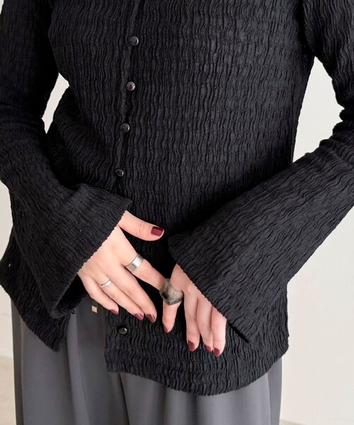 fredy emue（フレディエミュ）の「シャーリングカットブラウス（Tシャツ/カットソー・レディース・イエロー/ブラック/オフホワイト・38）」の12枚目の写真