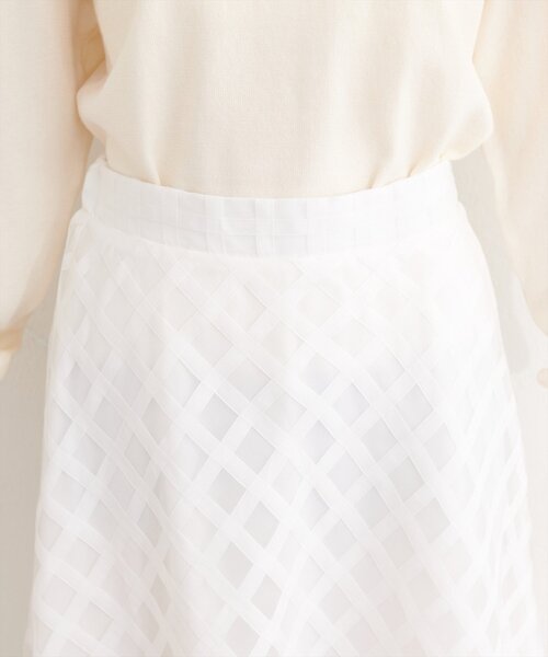 natural couture（ナチュラルクチュール）の「シアーチェックバイヤススカート（スカート・レディース・ブラック/ライトグレー/オフホワイト・FREE）」の18枚目の写真