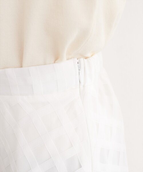 natural couture（ナチュラルクチュール）の「シアーチェックバイヤススカート（スカート・レディース・ブラック/ライトグレー/オフホワイト・FREE）」の16枚目の写真