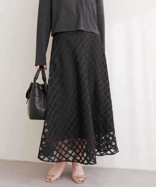 natural couture（ナチュラルクチュール）の「シアーチェックバイヤススカート（スカート・レディース・ブラック/ライトグレー/オフホワイト・FREE）」の8枚目の写真