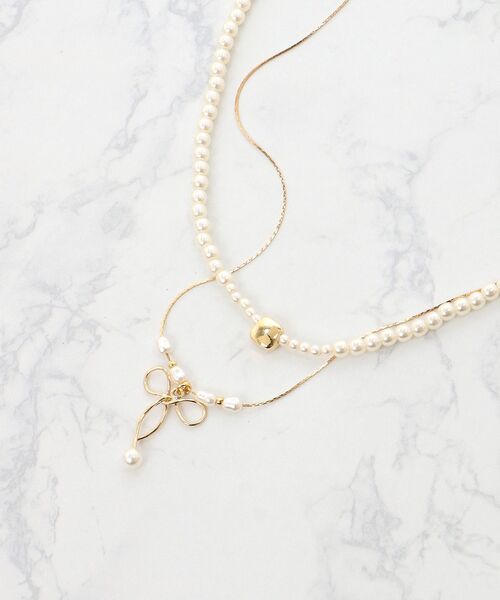 MAJESTIC LEGON（マジェスティックレゴン）の「2連パール×リボンネックレス（ネックレス・レディース・ゴールド・FREE）」の3枚目の写真