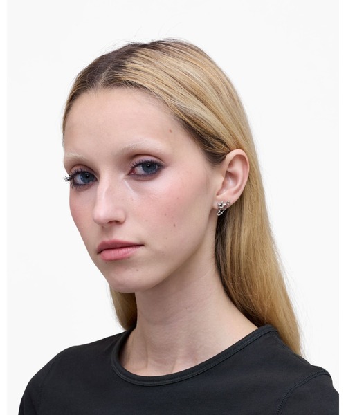 MARC JACOBS(マークジェイコブス)の「SAFETY PIN STUD EARRINGS/ザ セーフティ ピン スタッド ピアス(ピアス(両耳用)・レディース・グレー系その他4・ONE SIZE)」の2枚目の写真