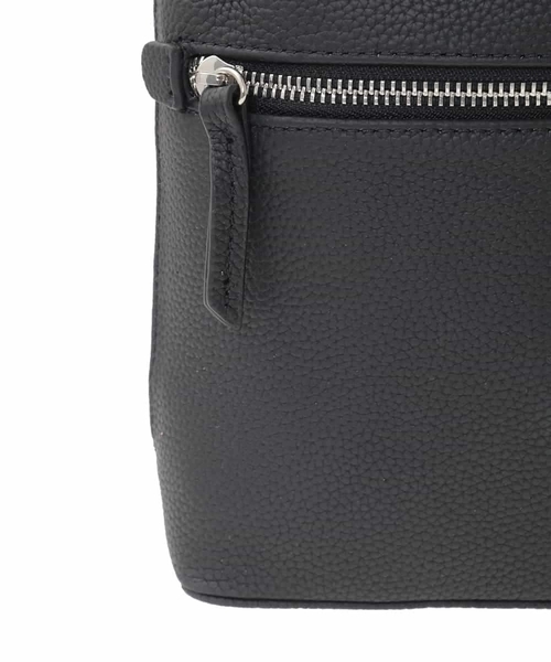 MK MICHEL KLEIN（エムケーミッシェルクラン）の「[300g以下の軽量]牛革ラウンドジップショルダーバッグ（ショルダーバッグ・レディース・ライトブルー/ブラック/アイボリー/ベージュ・00）」の16枚目の写真