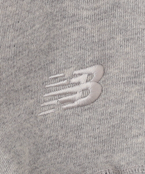 NEW BALANCE(ニューバランス)の「New Balance/ニューバランス NB Grey オーバーサイズ クルーネック スウェット(スウェット・メンズ・ブラック/グレー/チャコールグレー・MEDIUM/X-LARGE/LARGE)」の12枚目の写真