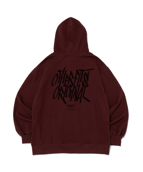 OTHERFITS（アザーフィッツ）の「[起毛/NO起毛] ストリートロゴフードパーカー (バーガンディ)（パーカー・レディース・その他・SMALL/MEDIUM/LARGE/X-LARGE/S-M/M-L/L-XL/XL-XXL）」の2枚目の写真