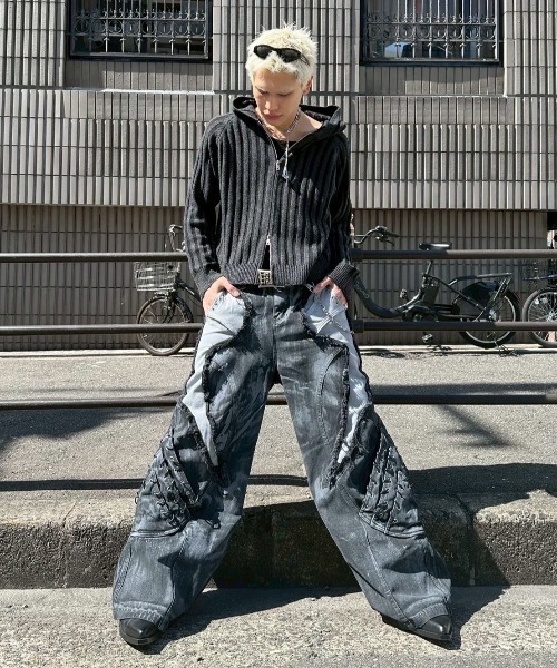 Chikashitsu +（チカシツプラス）の「【Chikashitsu +】next wool knit zip hoodie / 【チカシツプラス】ウールニットジップパーカー ＜着用動画あり＞（パーカー・メンズ・ブラック/ワイン・ONE SIZE）」の10枚目の写真