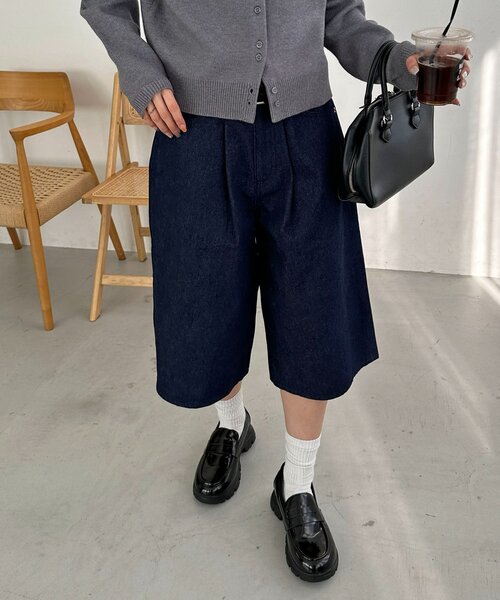 DISCOAT(ディスコート)の「【Enlude】タックデニムショートパンツ《ユニセックス》(デニムパンツ・レディース・ネイビー・LARGE/MEDIUM/SMALL)」の4枚目の写真