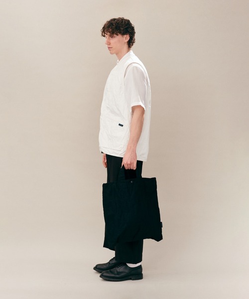 LAVENHAM(ラベンハム)の「Lavenham Exclusive - Washed Workers Tote Bag Unisex / ウォッシュド ワーカー トート バッグ ユニセックス(トートバッグ・メンズ・ブラック/ストーン・ONE SIZE)」の3枚目の写真