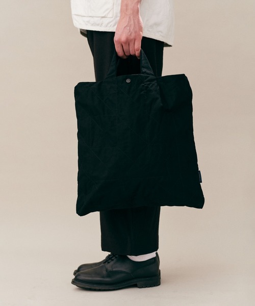 LAVENHAM(ラベンハム)の「Lavenham Exclusive - Washed Workers Tote Bag Unisex / ウォッシュド ワーカー トート バッグ ユニセックス(トートバッグ・メンズ・ブラック/ストーン・ONE SIZE)」の5枚目の写真