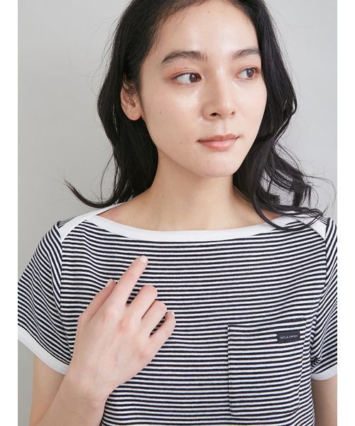 Mila Owen（ミラオーウェン）の「ボートネックコンパクトＴシャツ（Tシャツ/カットソー・レディース・キャメル/ブラック/レッド・0/1）」の7枚目の写真
