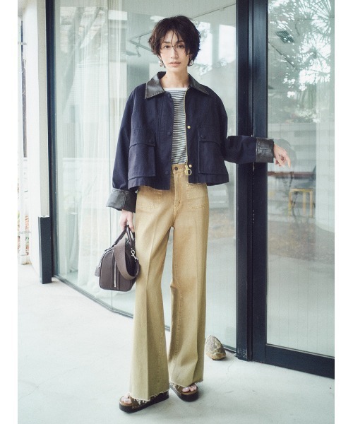 Mila Owen（ミラオーウェン）の「ボートネックコンパクトＴシャツ（Tシャツ/カットソー・レディース・キャメル/ブラック/レッド・0/1）」の17枚目の写真