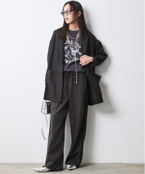 CHIC STYLE（シックスタイル）の「綿100％グラフィックプリントTシャツ＜大きいサイズ有＞シックスタイル（Tシャツ/カットソー・レディース・ブラウン/グレー・3L/LL/L/M/5L/4L）」の19枚目の写真