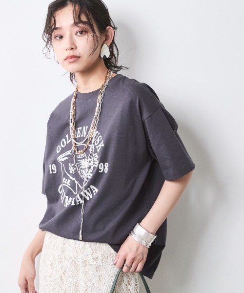 CHIC STYLE（シックスタイル）の「綿100％グラフィックプリントTシャツ＜大きいサイズ有＞シックスタイル（Tシャツ/カットソー・レディース・ブラウン/グレー・3L/LL/L/M/5L/4L）」の3枚目の写真