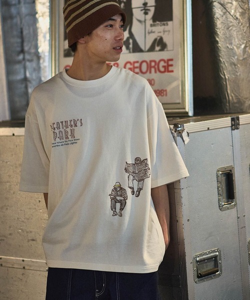 niko and...(ニコアンド)の「イラスト刺繍ミニ裏毛Tシャツ(Tシャツ/カットソー・メンズ・イエロー/オフホワイト/グリーン/ネイビー・MEDIUM/LARGE)」の2枚目の写真