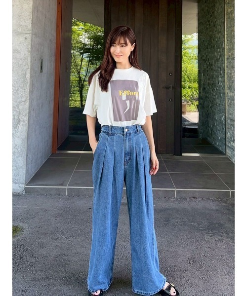Day and Grade（デイアンドグレイド）の「【Shihoセレクト】タックワイドデニムパンツ（デニムパンツ・レディース・ブルー・FREE）」の2枚目の写真