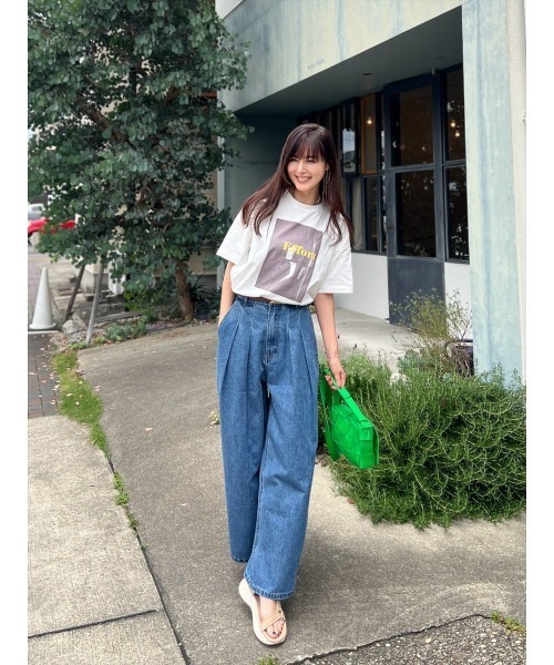 Day and Grade（デイアンドグレイド）の「【Shihoセレクト】タックワイドデニムパンツ（デニムパンツ・レディース・ブルー・FREE）」の3枚目の写真