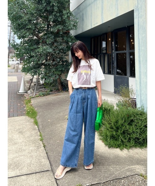 Day and Grade（デイアンドグレイド）の「【Shihoセレクト】タックワイドデニムパンツ（デニムパンツ・レディース・ブルー・FREE）」の4枚目の写真