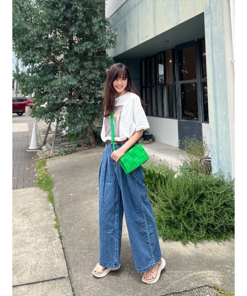 Day and Grade（デイアンドグレイド）の「【Shihoセレクト】タックワイドデニムパンツ（デニムパンツ・レディース・ブルー・FREE）」の5枚目の写真