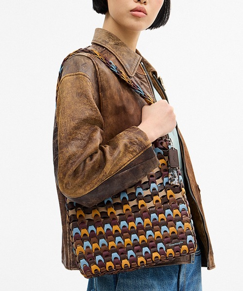 Coachtopia(コーチトピア)の「リンク ショルダー バッグ(ショルダーバッグ・レディース・ブラウン系その他・ONE)」の1枚目の写真