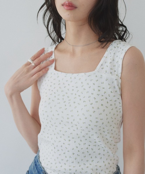 TREOVER(トレオーバー)の「小花柄と針抜き生地でナチュラルなガーリーさを演出するスクエアネックタンクトップ(タンクトップ・レディース・オートミール/オフホワイト/アイボリー・MEDIUM)」の22枚目の写真