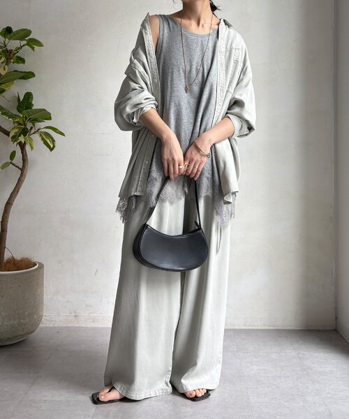 DouDou(ドゥドゥ)の「ヘムレースタンク(Tシャツ/カットソー・レディース・ブラウン/ブラック/オフホワイト/グレー・FREE)」の11枚目の写真