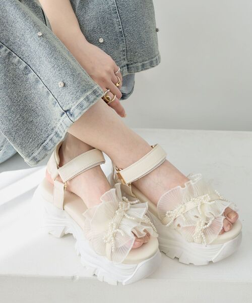 MAJESTIC LEGON(マジェスティックレゴン)の「パールリボンフリルボリュームスポサン(サンダル・レディース・アイボリー/グレイッシュベージュ/ブラック・SMALL/MEDIUM/LARGE/X-LARGE)」の9枚目の写真