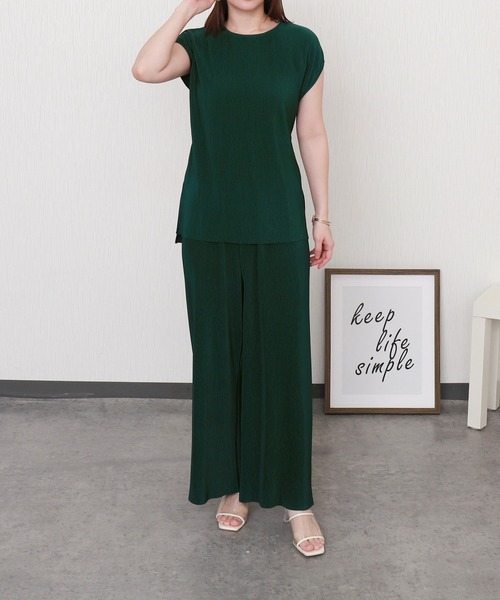 libelle more（リベル モア）の「クリスタルプリーツセットアップ プルオーバー＋パンツ（ワンピース・レディース・チャコールグレー/グリーン/ブラック/グレイッシュベージュ・L/M）」の4枚目の写真