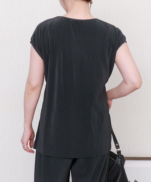 libelle more（リベル モア）の「クリスタルプリーツセットアップ プルオーバー＋パンツ（ワンピース・レディース・チャコールグレー/グリーン/ブラック/グレイッシュベージュ・L/M）」の8枚目の写真