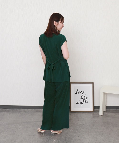 libelle more（リベル モア）の「クリスタルプリーツセットアップ プルオーバー＋パンツ（ワンピース・レディース・チャコールグレー/グリーン/ブラック/グレイッシュベージュ・L/M）」の15枚目の写真