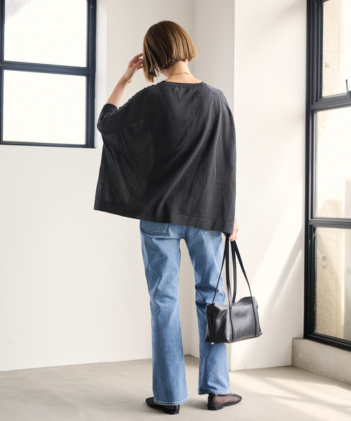 FRAMeWORK(フレームワーク)の「≪WEB限定 / 追加≫ペーパーミックスポンチョニット(ニット/セーター・レディース・ホワイト/ブラック/サックスブルー/ベージュ・FREE)」の16枚目の写真